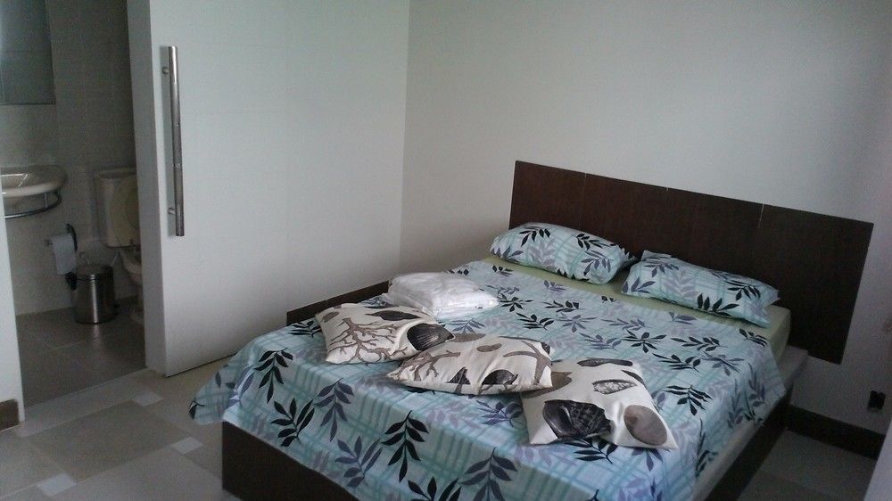 Airport Inn